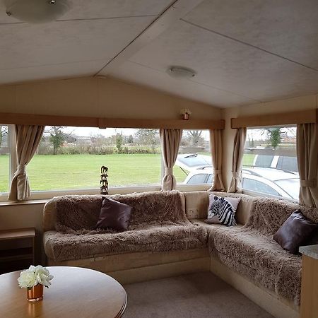 Pitch & Canvas - Self Catering At Broad Oak Farm Hotell Tattenhall Eksteriør bilde