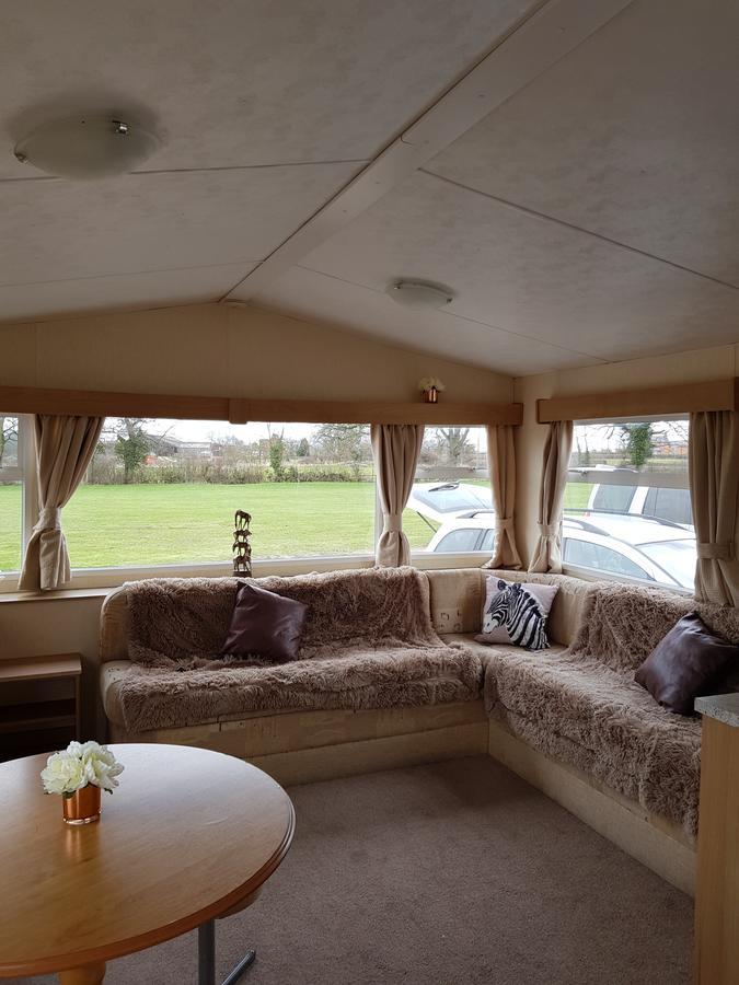 Pitch & Canvas - Self Catering At Broad Oak Farm Hotell Tattenhall Eksteriør bilde